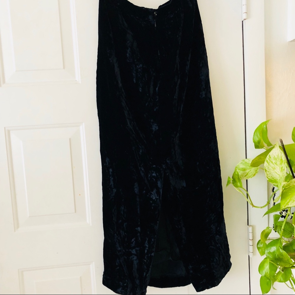 Velvet black pencil skirt DKNY